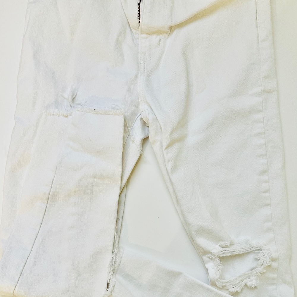 Levi’s high rise size 27